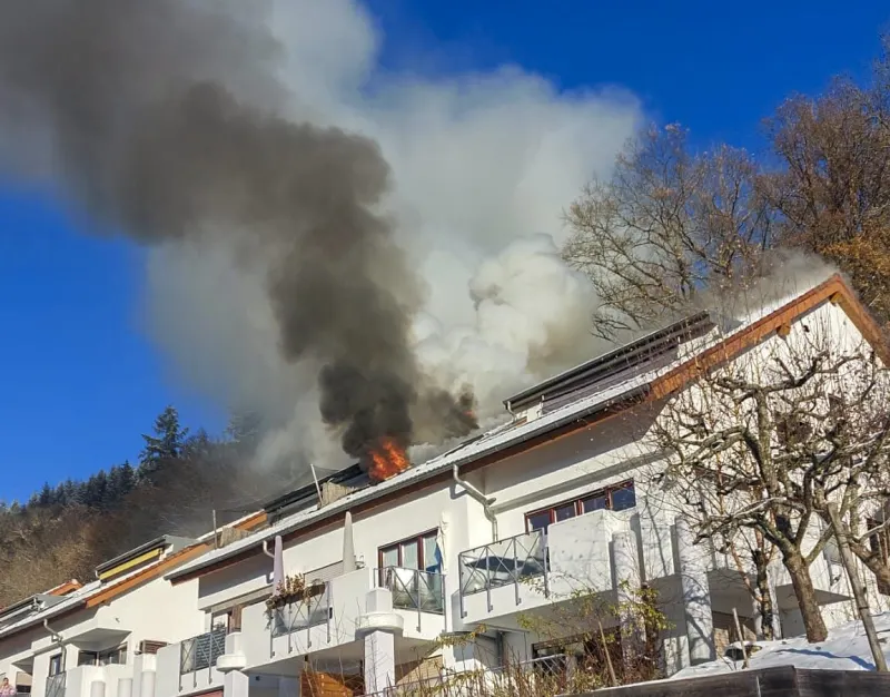 Calw – Wohnungsbrand in Dachwohnung – eine Katze stirbt