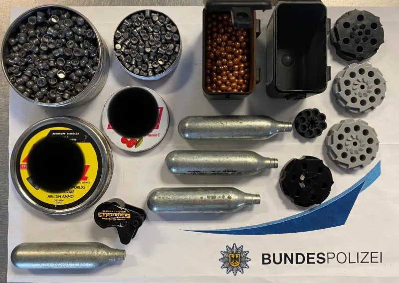 Person mit Schusswaffe in Hamburger S-Bahn festgenommen