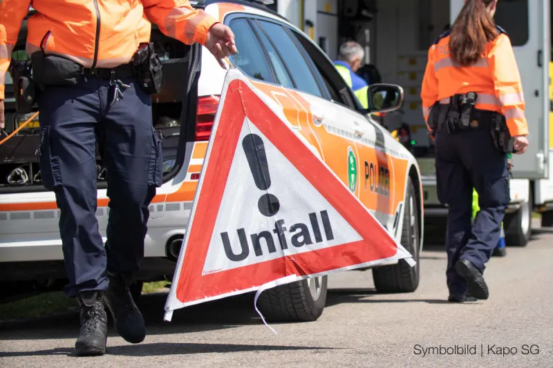 Nesslau SG – Auffahrunfall zwischen Motorrad und Auto