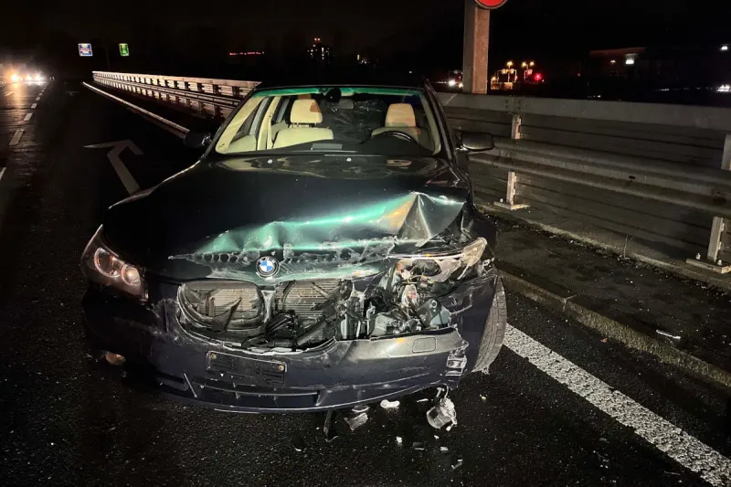 Ebikon LU – Lenker prallt bei Unfall gegen Leitplanke