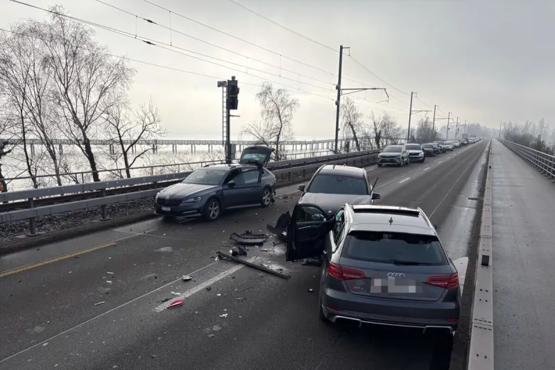 Rapperswil-Jona SG – Unfall mit drei Autos