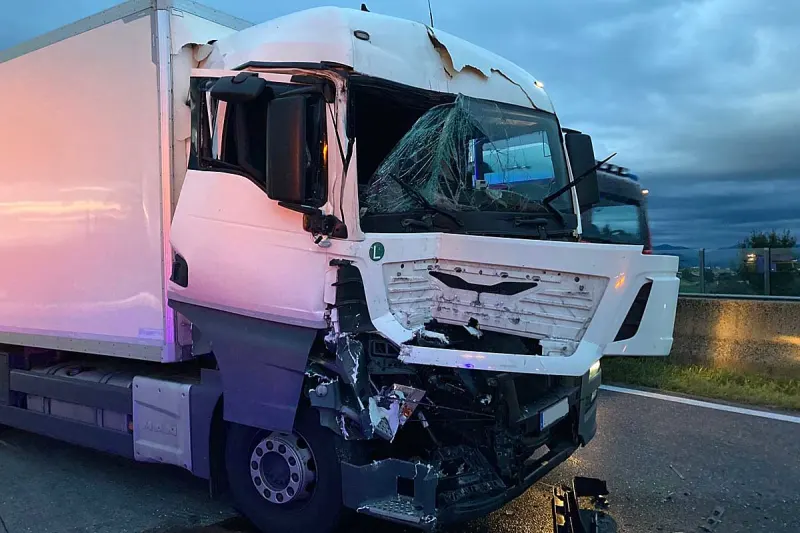 Wolfsbach - A1 nach schwerem Unfall komplett gesperrt