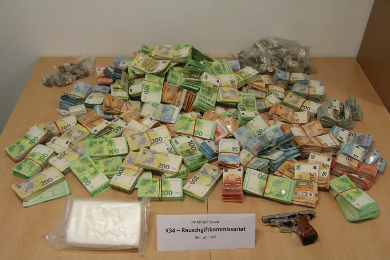 Wetzlar HE – Polizei stellt Kokain und 900.000 Euro sicher