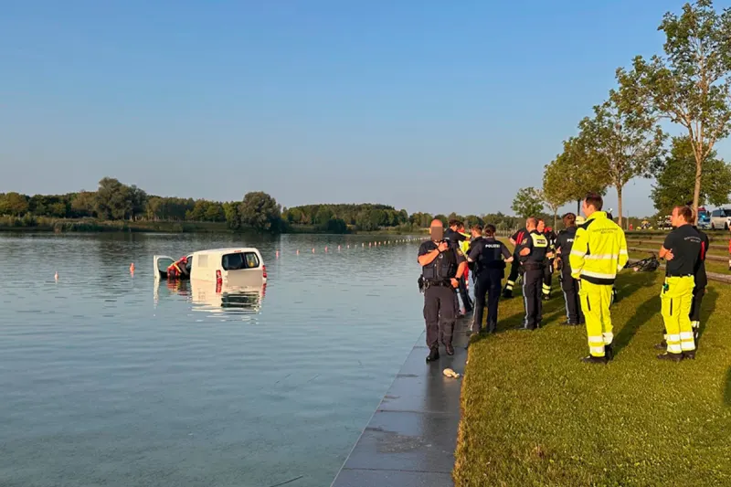 München BY – Pkw fährt in See