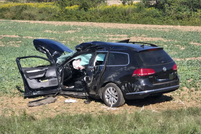  Schwerer Unfall bei Mogersdorf B – Lenker eingeklemmt