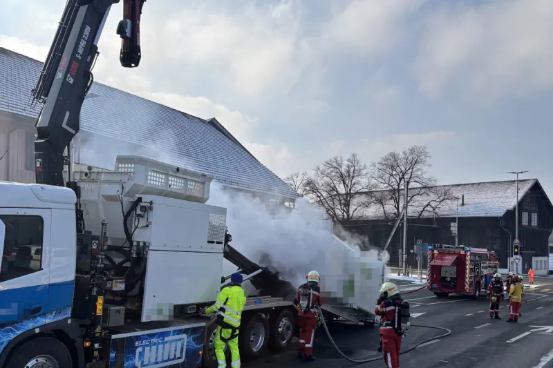 Frauenfeld TG – Container in Kehrichtfahrzeug in Brand geraten