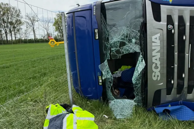 Unfall bei Traiskirchen – Lkw kippt bei A2-Auffahrt um