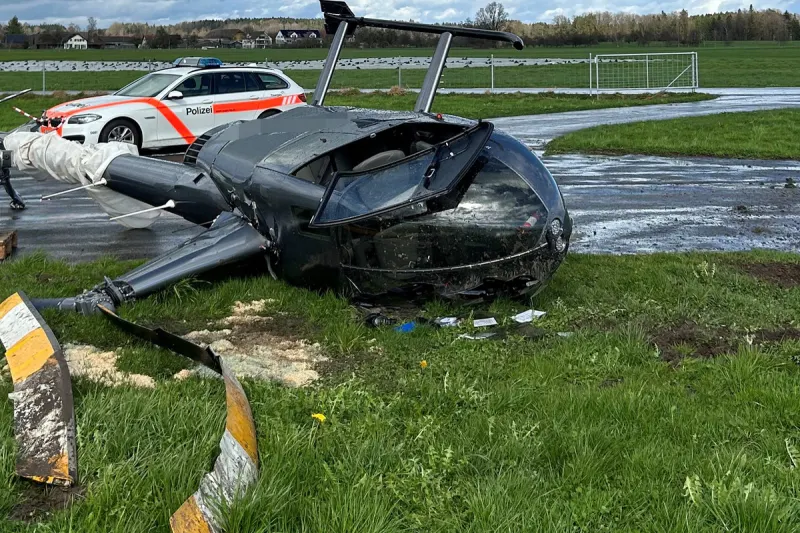 Sitterdorf TG - Helikopter beim Landeanflug verunfallt