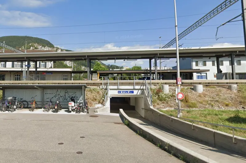 Am Bahnhof in Oensingen SO – Unbekannter verletzt Rentner und flüchtet