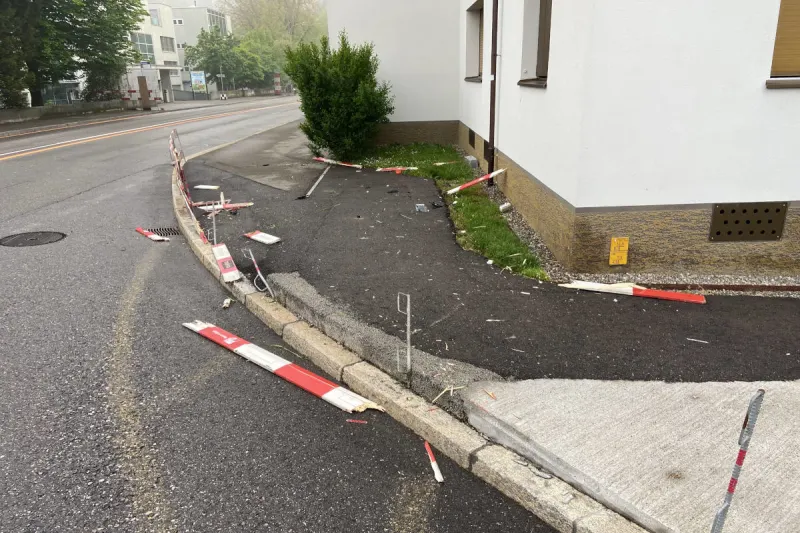 Aarau AG – Betrunken Baustelleneinrichtungen gerammt