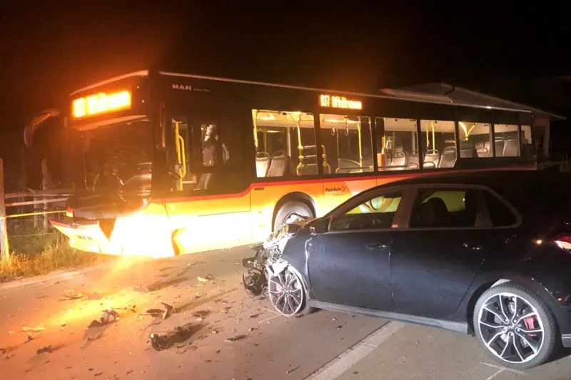 Verkehrsunfall in Weingarten TG - Autolenker musste ins Spital gebracht werden