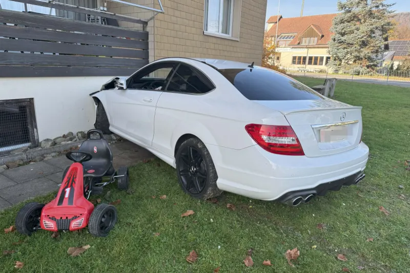 Unfall in Rupperswil AG – Neulenker prallt gegen Hauswand