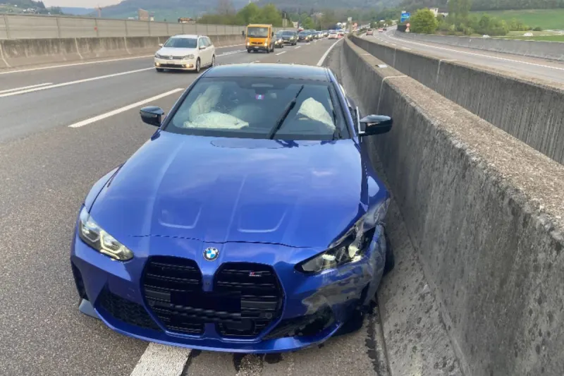 A2 Sissach BL – Personenwagen bei Selbstunfall stark beschädigt 