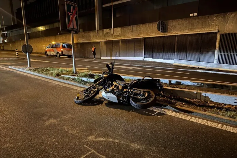 Unfall in St.Gallen – Motorradfahrer stürzt auf vereister Strasse