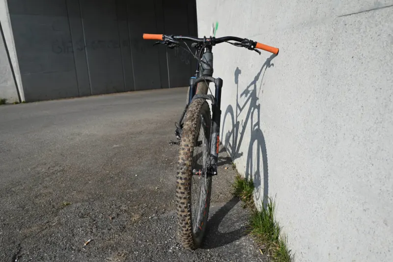 Uzwil SG – Auto kollidiert mit Mountainbike