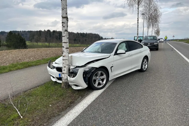 Berikon AG - Totalschaden nach Ablenkung durch Navigationsgerät