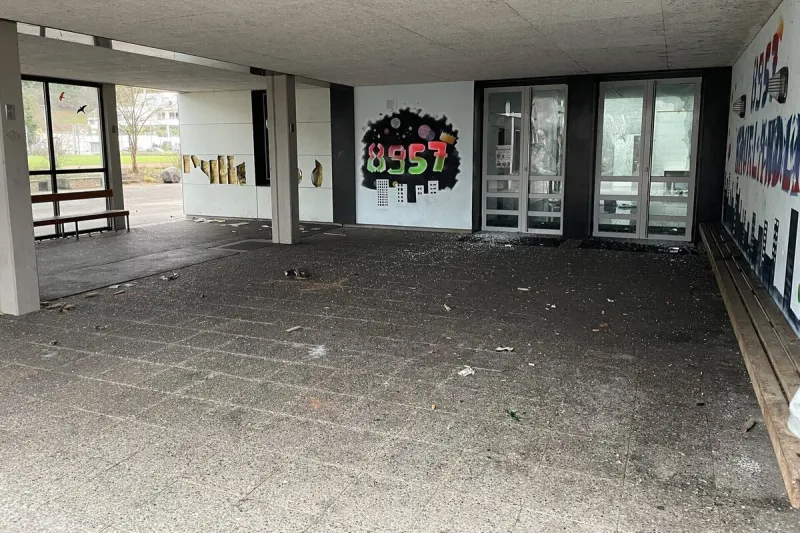 Spreitenbach AG - Vandalen richten massiven Sachschaden an 