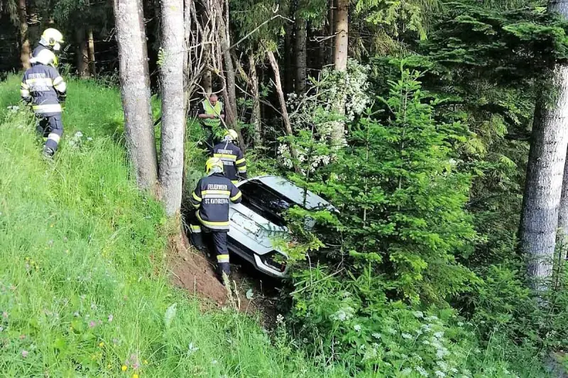 St. Kathrein am Hauenstein - Frau prallt gegen Baum