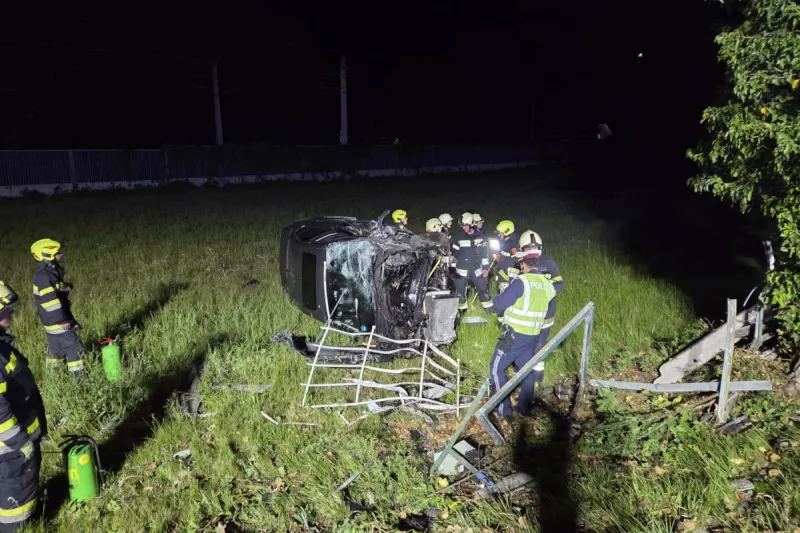 Unfall bei Pritschitz – Junglenker kracht gegen Bushaltestelle