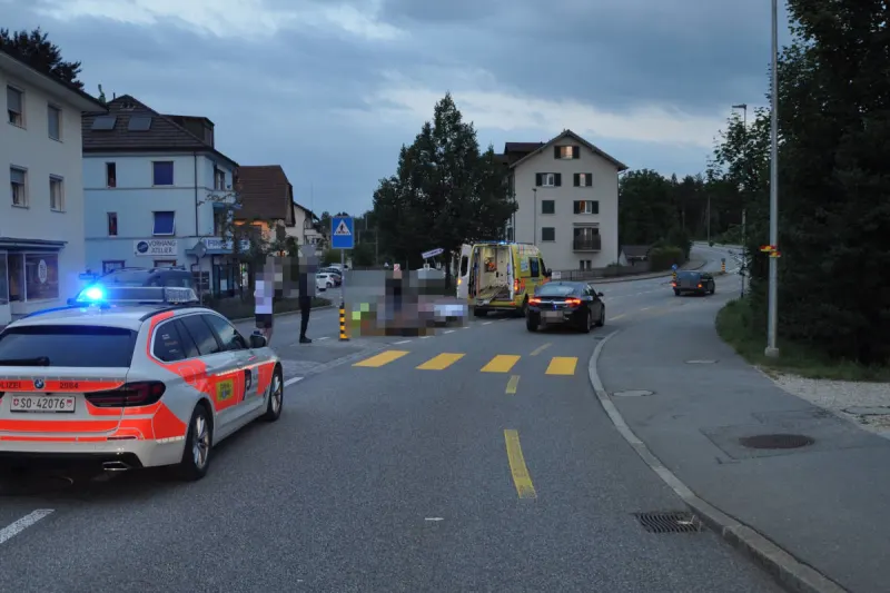 Biberist SO – Kollision zwischen Auto und Fussgänger – Fahrzeuglenker verlässt die Unfallstelle