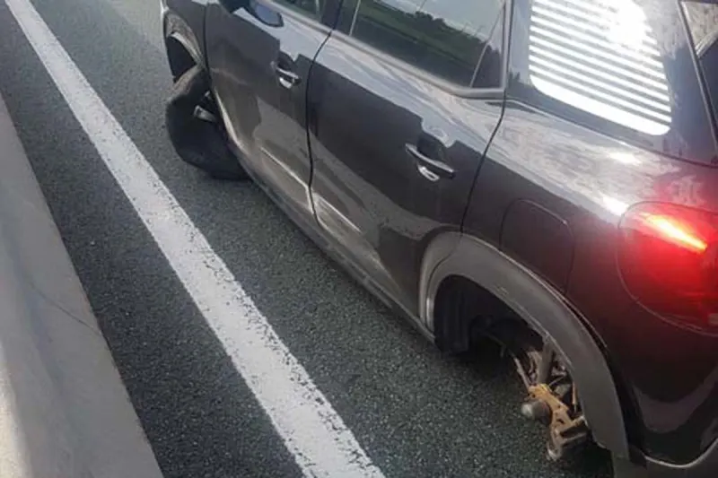 Schäffern - Hinterrad flog nach Unfall auf Gegenfahrbahn der A2