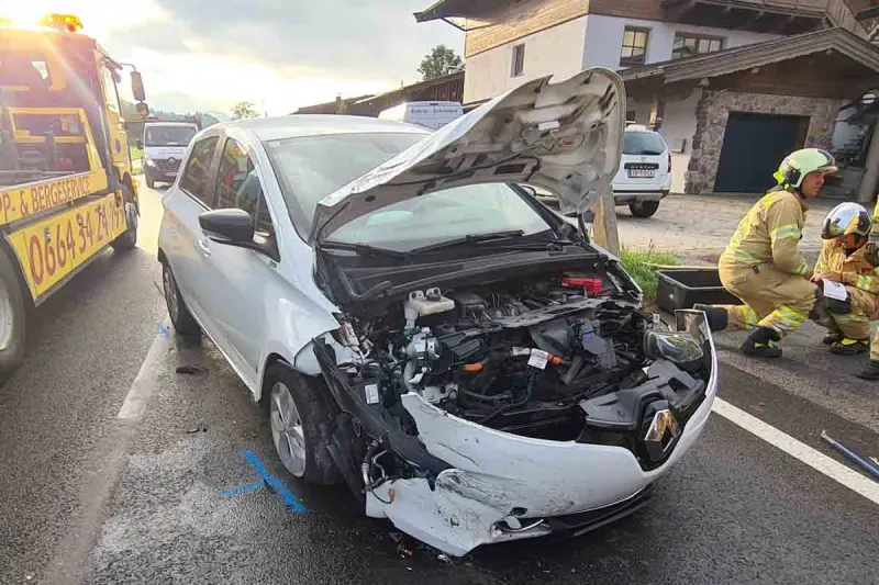 St. Johann in Tirol - Mutter und Tochter bei Unfall verletzt