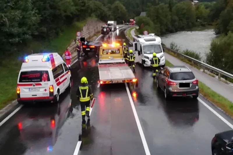 Sulzbach - BMW krachte in Wohnmobil