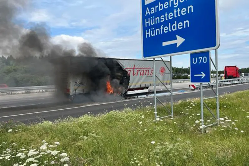 A3 Bad Camberg HE – Brand von LKW verursacht Sperrung und Stau