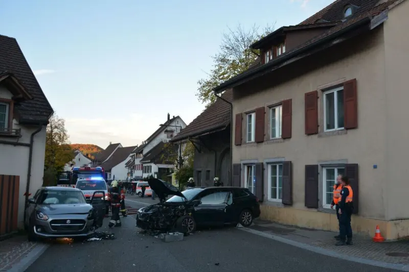 Bubendorf BL – Heftiger Verkehrsunfall mit zwei Autos
