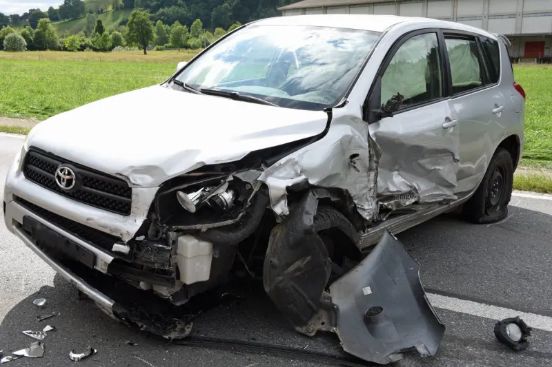 Unfall in Zell LU – Kollision mit drei beteiligten Autos fordert acht verletzte Personen
