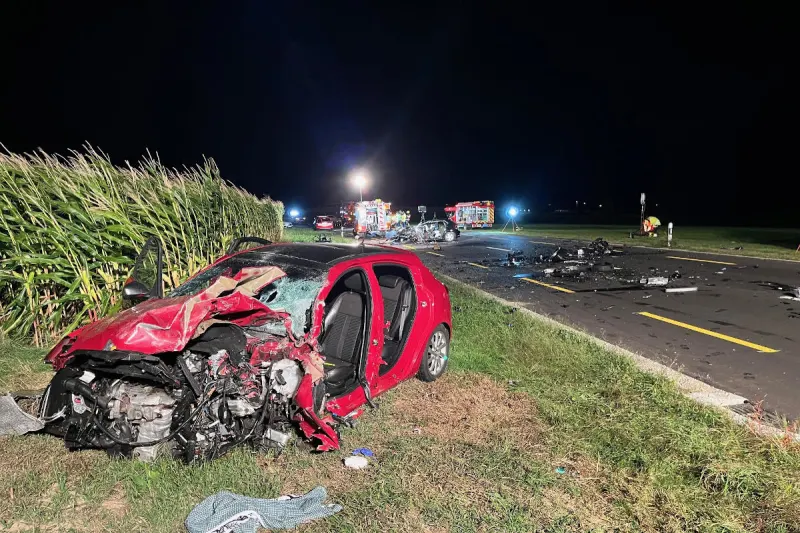 Güttingen TG - Zwei Schwerverletzte bei Verkehrsunfall