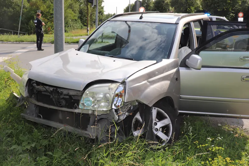 Höxter NW – Zwei Verletzte bei Unfall auf Kreuzung