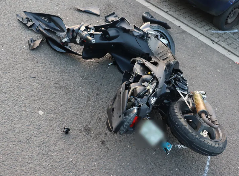 Löhne – VW-Fahrer übersieht Roller – 16-Jähriger bei Unfall verletzt