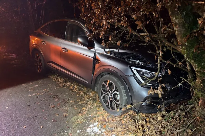 Widen AG – Auf glatter Strasse verunfallt
