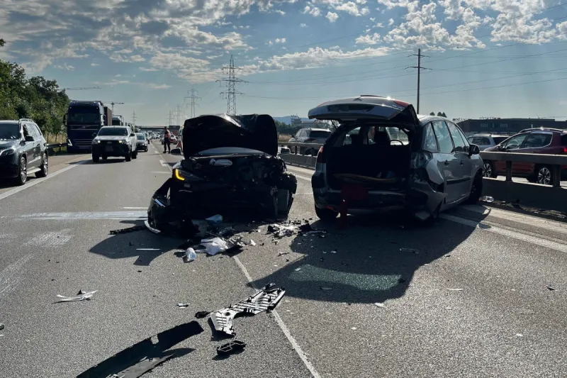 A1 Oberbuchsiten SO – Auffahrkollision mit Folgeunfall fordert drei Personen verletzt