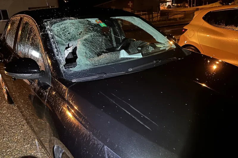 Unfall in Waldstatt AR – Automobilist prallt gegen Bahnschranke