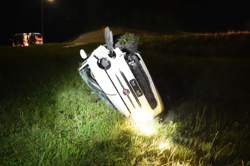 Luzern - Zwei Personen im Fiat nach Verkehrsunfall erheblich verletzt