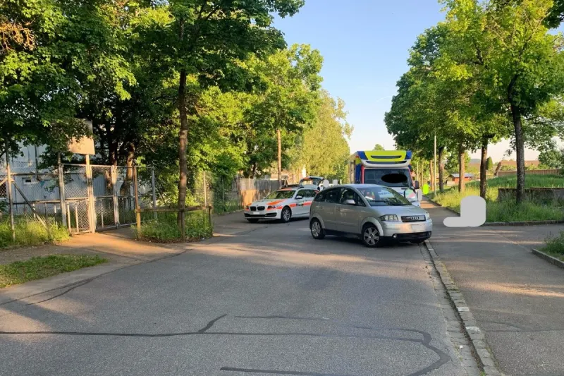Stadt Schaffhausen - Junger Mofalenker verletzt sich nach Verkehrsunfall