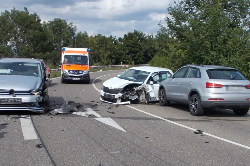 Neustadt/Weinstraße – Bei Verkehrsunfall drei Personen verletzt