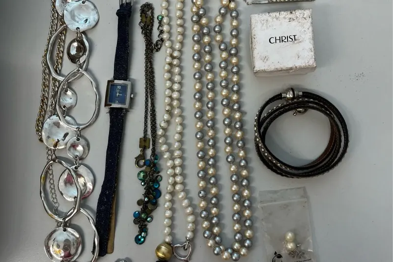 Coesfeld – Polizei sucht Eigentümer von Schmuck