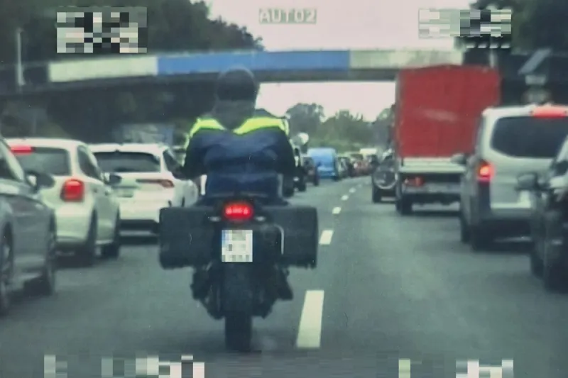 A23 Halstenbek SH –Bußgelder für Motorrad-Fahrer wegen Nutzung der Rettungsgasse