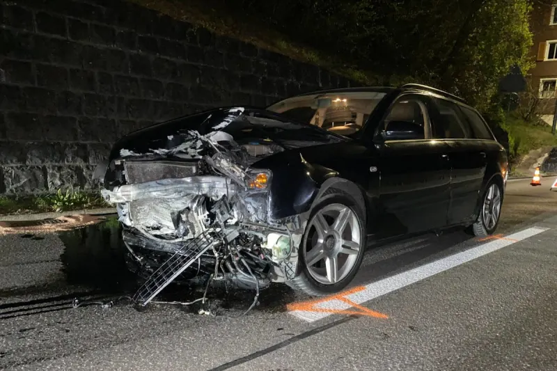 Stadt Zug – Unfall eines Neulenkers endet mit Totalschaden