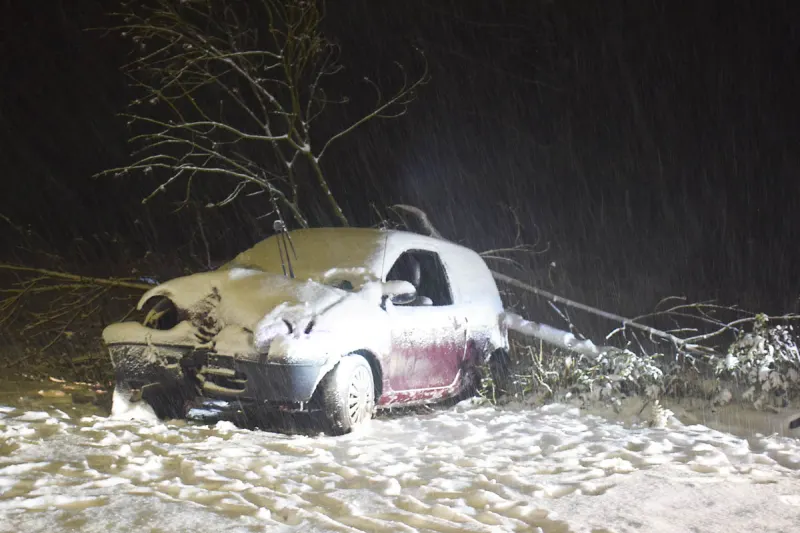 Vlotho - Schneeglätte sorgt für Unfall