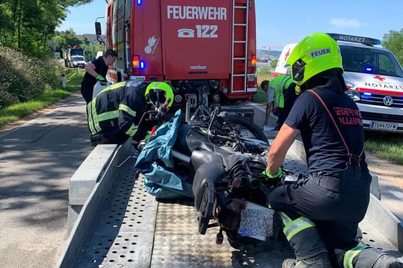 Hollabrunn - Autofahrer übersah Motorradlenker