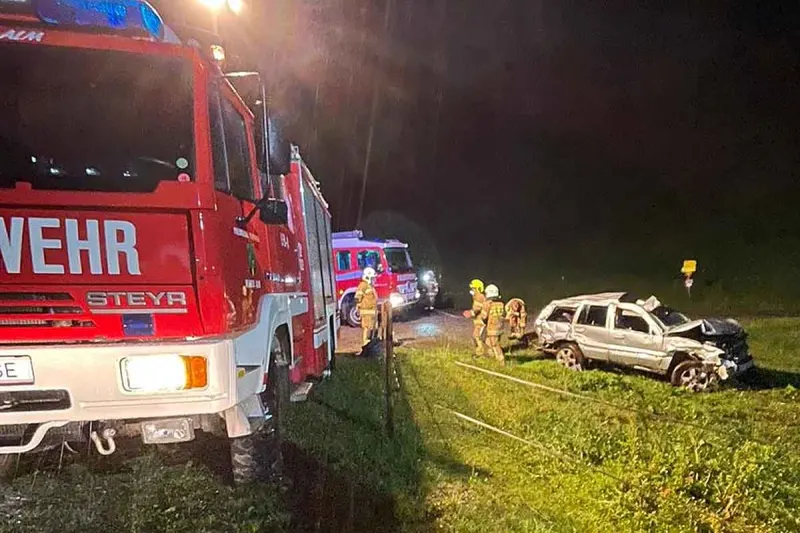Maria Alm - Fahrzeugabsturz endete für Fahrer tödlich