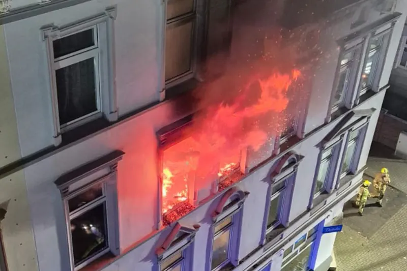 Wilhelmshaven – Wohnung in Mehrfamilienhaus in Vollbrand