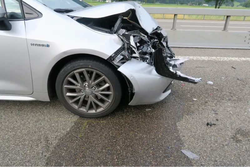 Bilten GL - Auffahrkollision mit drei involvierten Fahrzeugen auf der A3