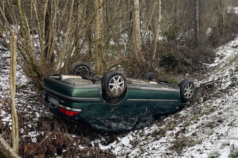 Müllheim TG – Selbstunfall auf vereister Strasse