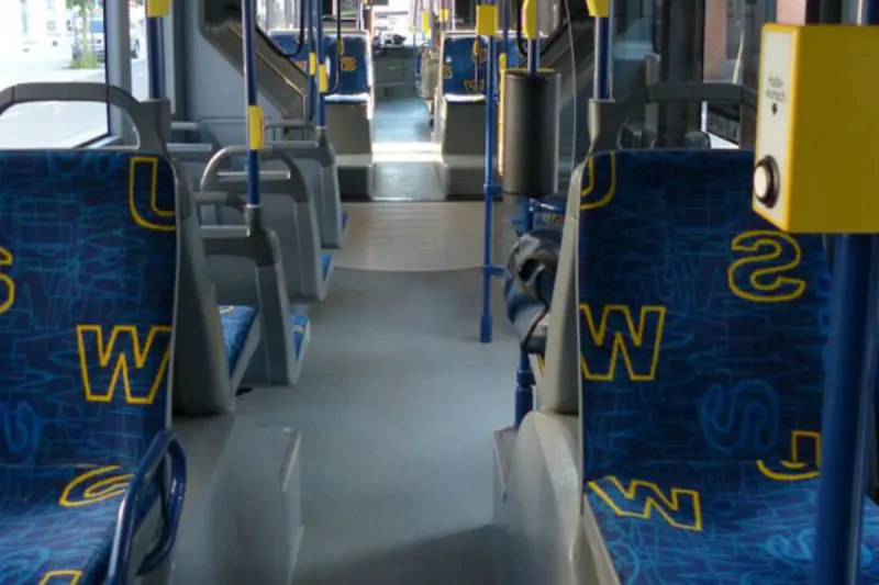 Bremen - Unbekannte schießen auf Linienbus
