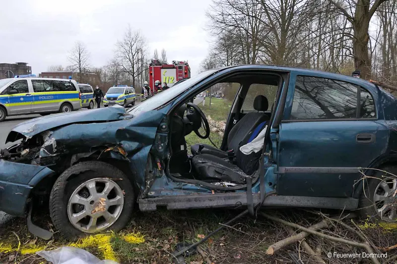 Dortmund - Zwei Verletzte nach Unfall